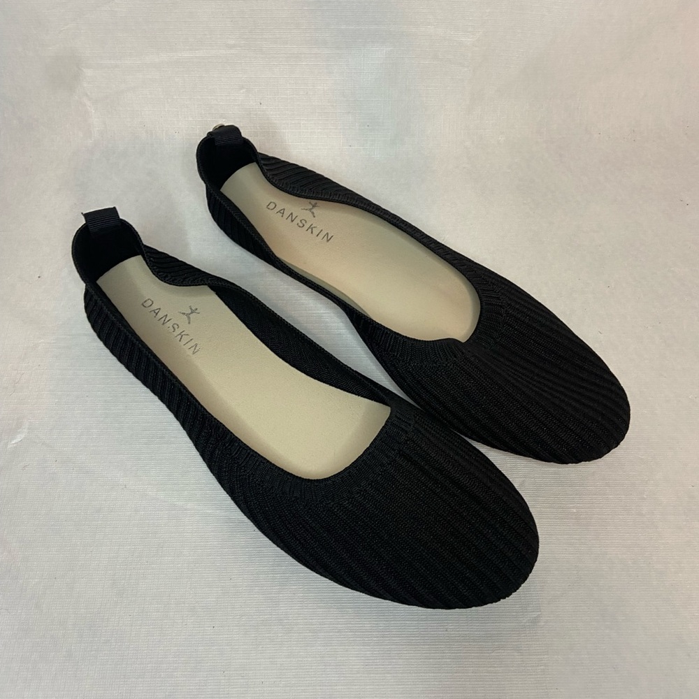 Danskin Vision Black Knit Ballet Flat Size 10M Light Packable Breathable